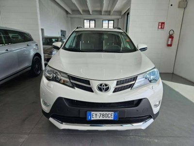 Toyota Rav4 D-CAT A/T 4WD Lounge White Ed. (2)