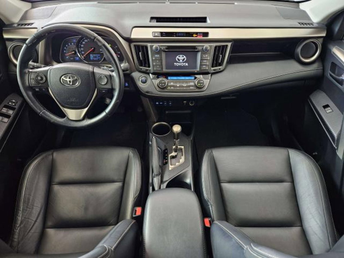 Toyota Rav4 D-CAT A/T 4WD Lounge White Ed. (8)