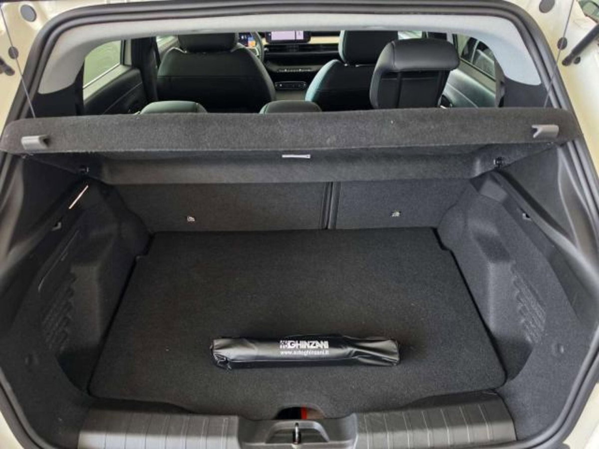 Jeep Avenger 1.2 turbo e-hybrid mhev Altitude fwd 110cv edct6 (10)