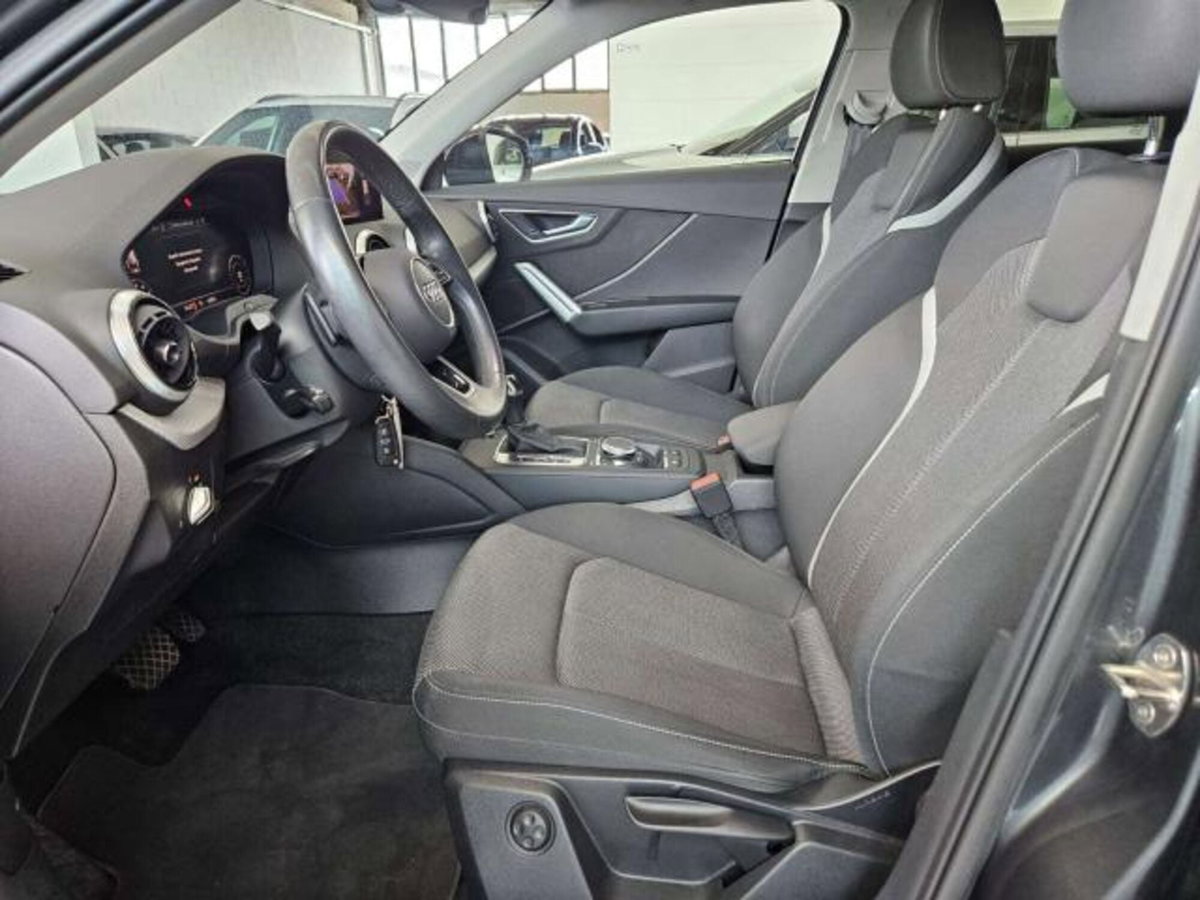 Audi Q2 35 1.5 tfsi Identity Black s-tronic (7)