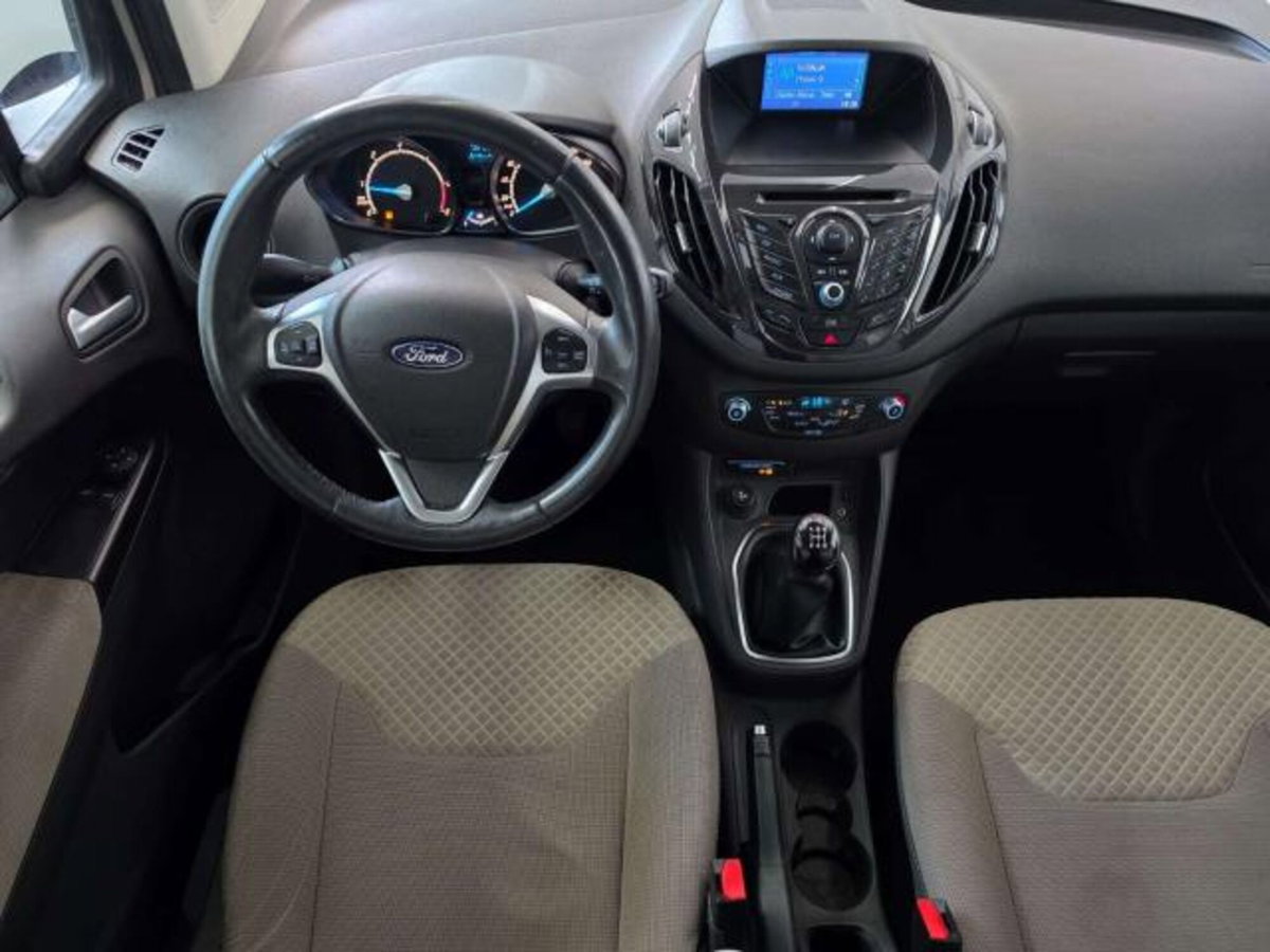 Ford Tourneo Courier 1.6 TDCI 95 CV Titanium (12)
