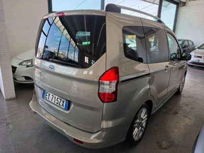 Ford Tourneo Courier 1.6 TDCI 95 CV Titanium (6)