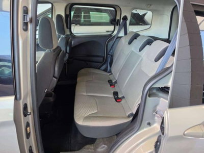 Ford Tourneo Courier 1.6 TDCI 95 CV Titanium (9)