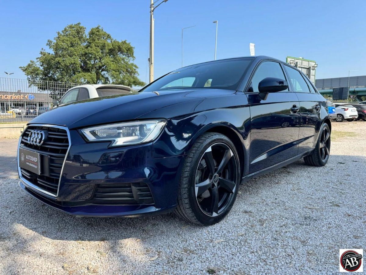 Audi A3 Sportback 35 TFSI COD S tronic Admired (2)