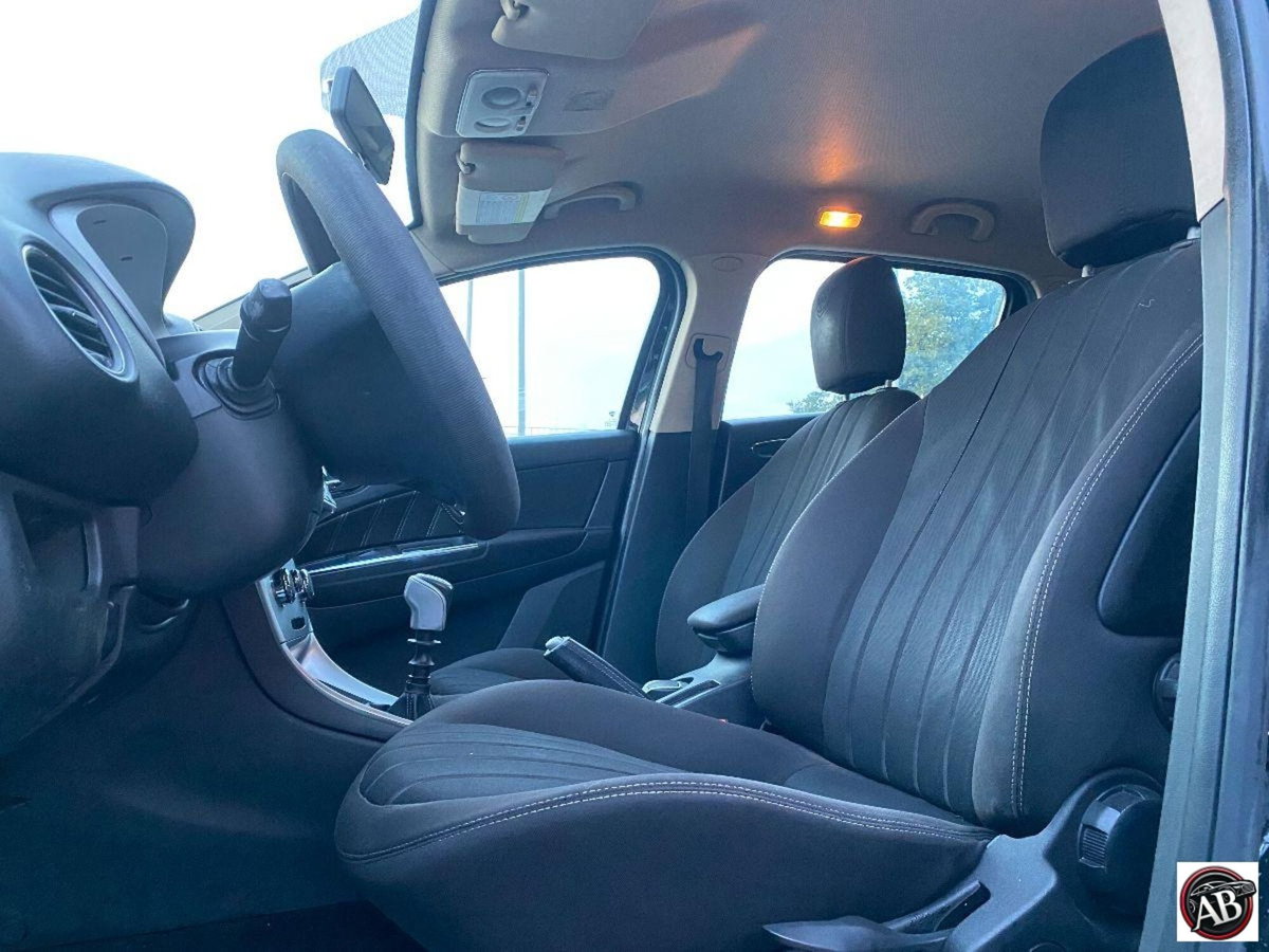 Lancia Delta 1.6 MJT DPF Platino (12)