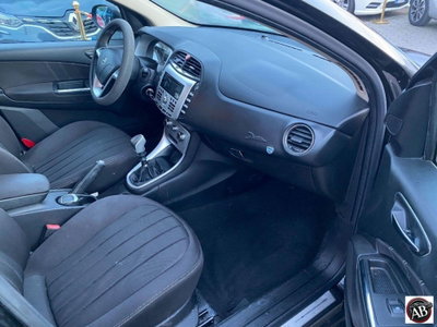 Lancia Delta 1.6 MJT DPF Platino (14)