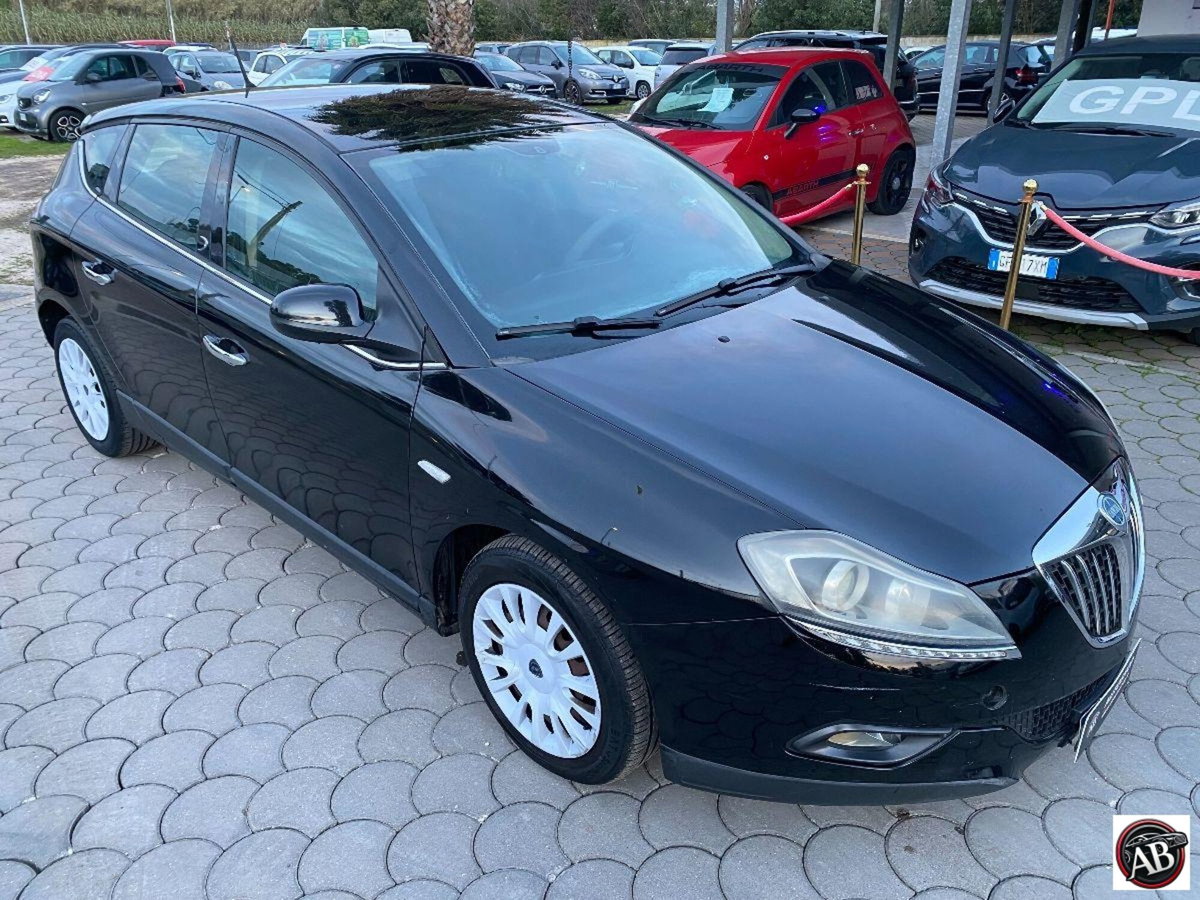 Lancia Delta 1.6 MJT DPF Platino (4)