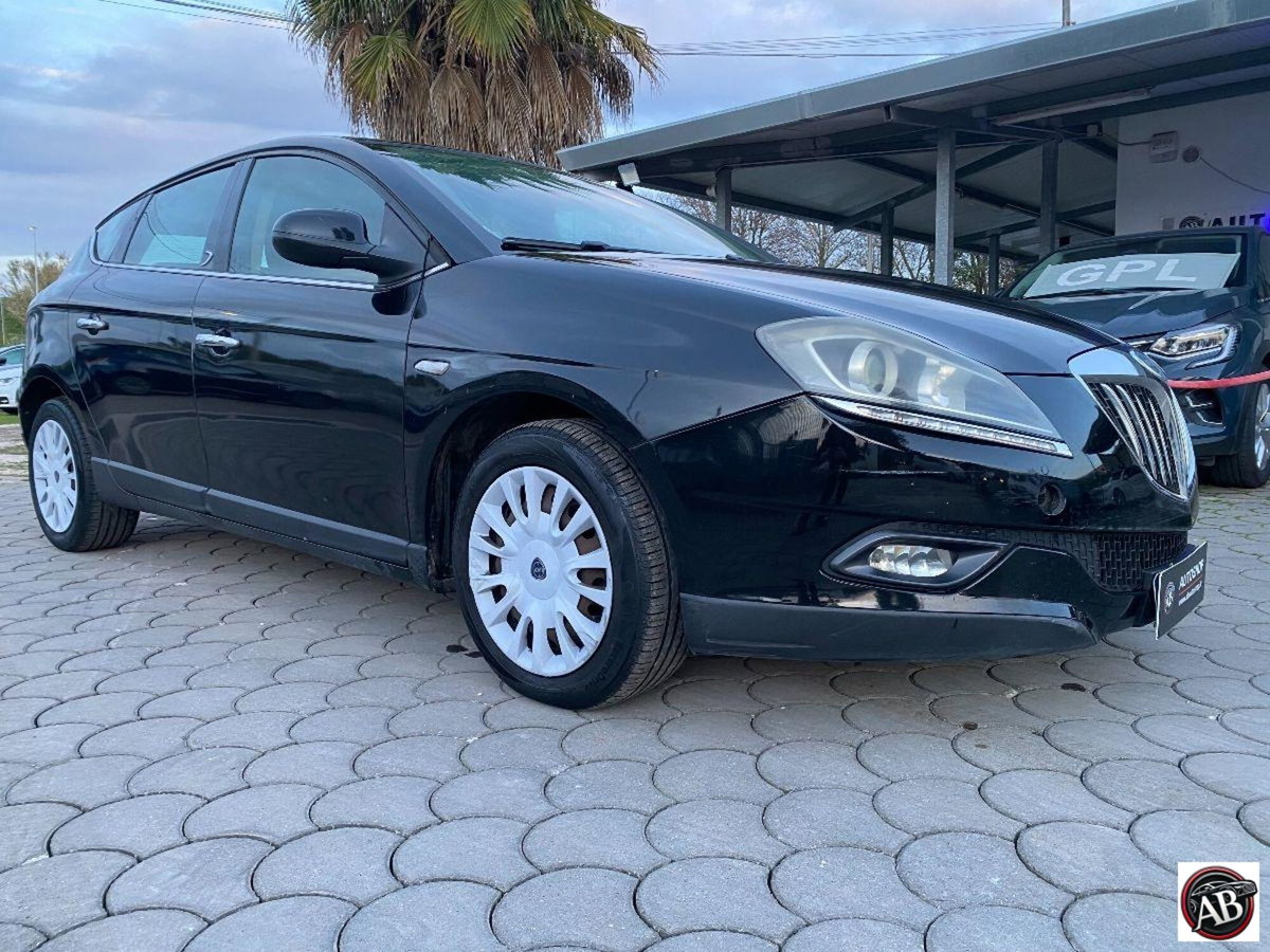 Lancia Delta 1.6 MJT DPF Platino (5)