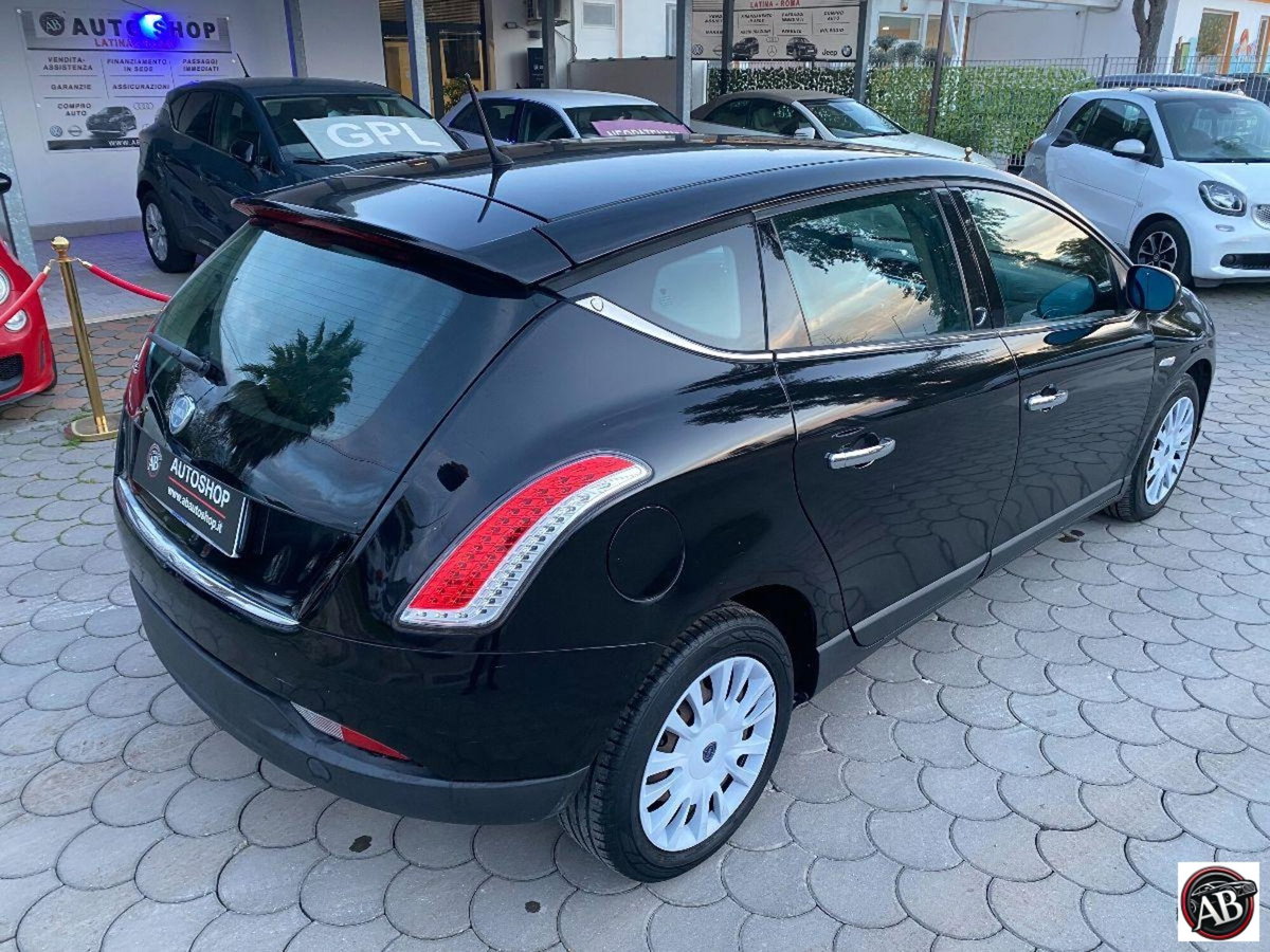 Lancia Delta 1.6 MJT DPF Platino (6)