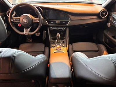 Alfa Romeo Giulia 2.9 T V6 AT8 Quadrifoglio (11)