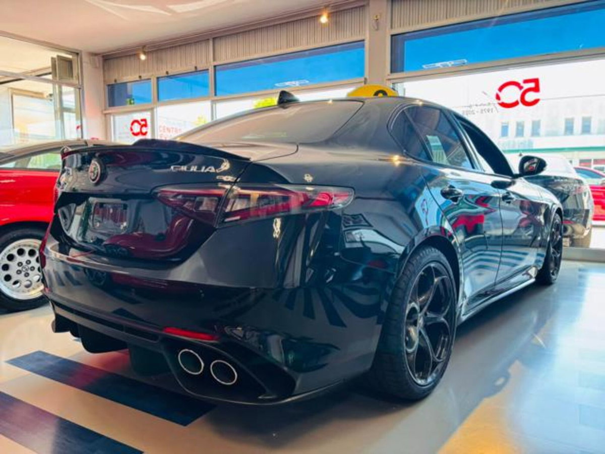 Alfa Romeo Giulia 2.9 T V6 AT8 Quadrifoglio (4)