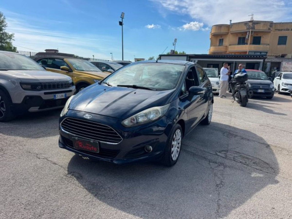 Ford Fiesta 1.2 60CV 5 porte Titanium (2)