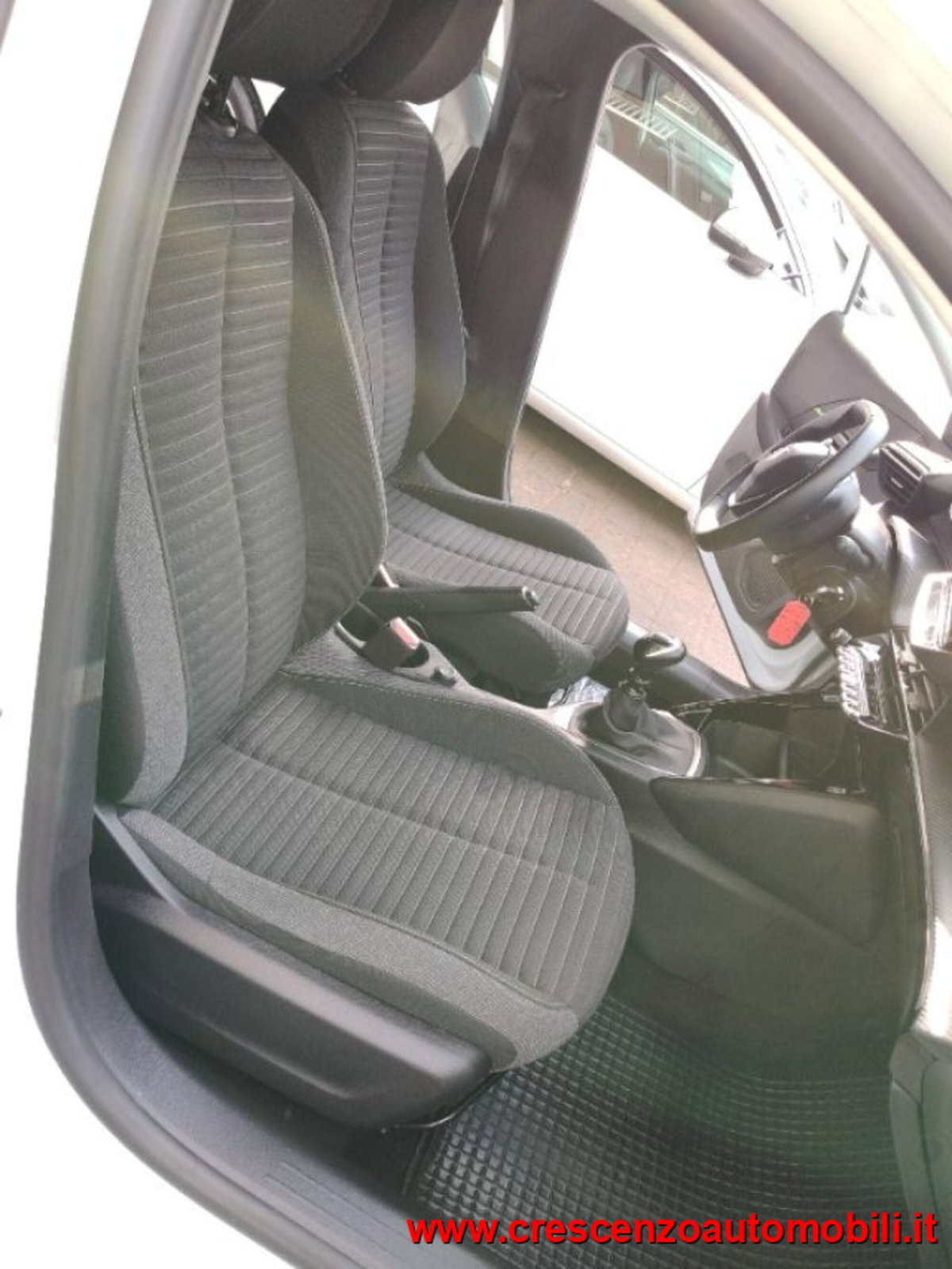 Peugeot 208 1.2 puretech Active s&s 100cv (15)