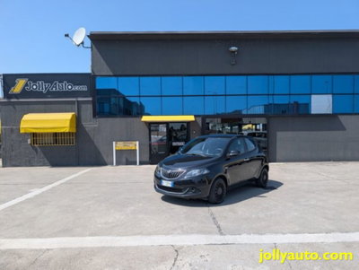 Lancia Ypsilon 1.0 FireFly 5 porte S&S Hybrid Ecochic A. Ferretti usata