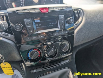 Lancia Ypsilon 1.0 FireFly 5 porte S&S Hybrid Ecochic A. Ferretti (13)