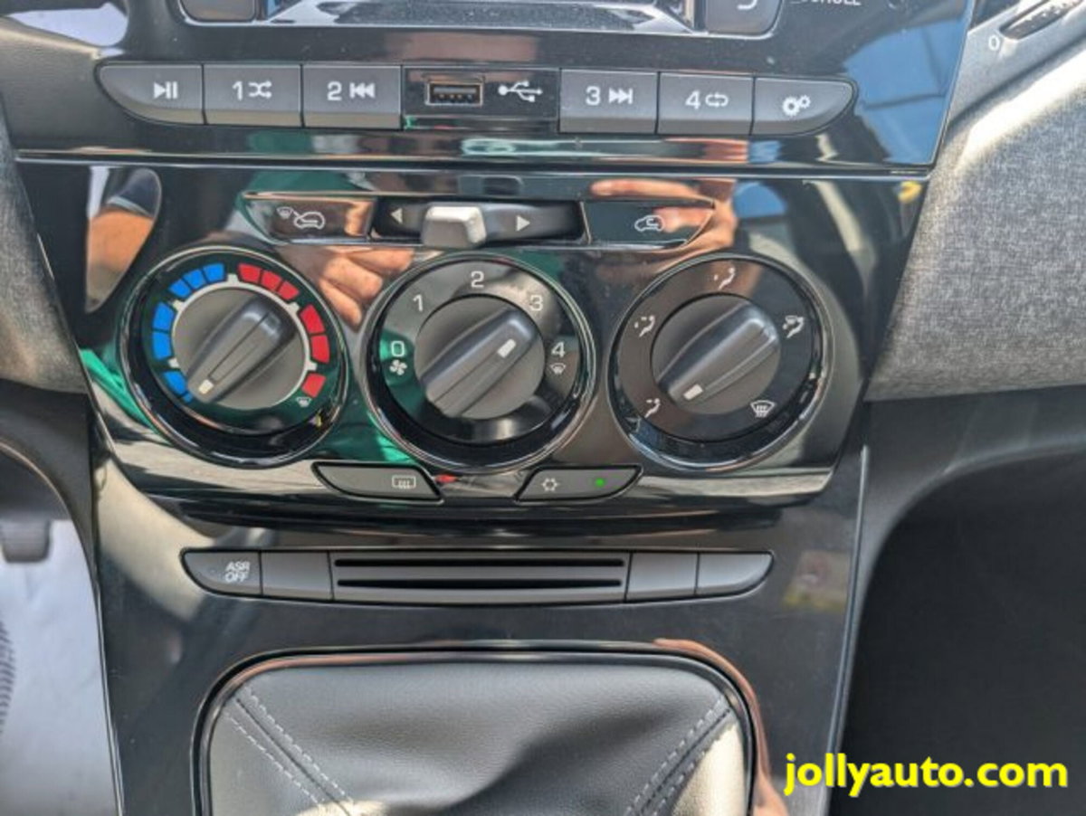 Lancia Ypsilon 1.0 FireFly 5 porte S&S Hybrid Ecochic A. Ferretti (14)