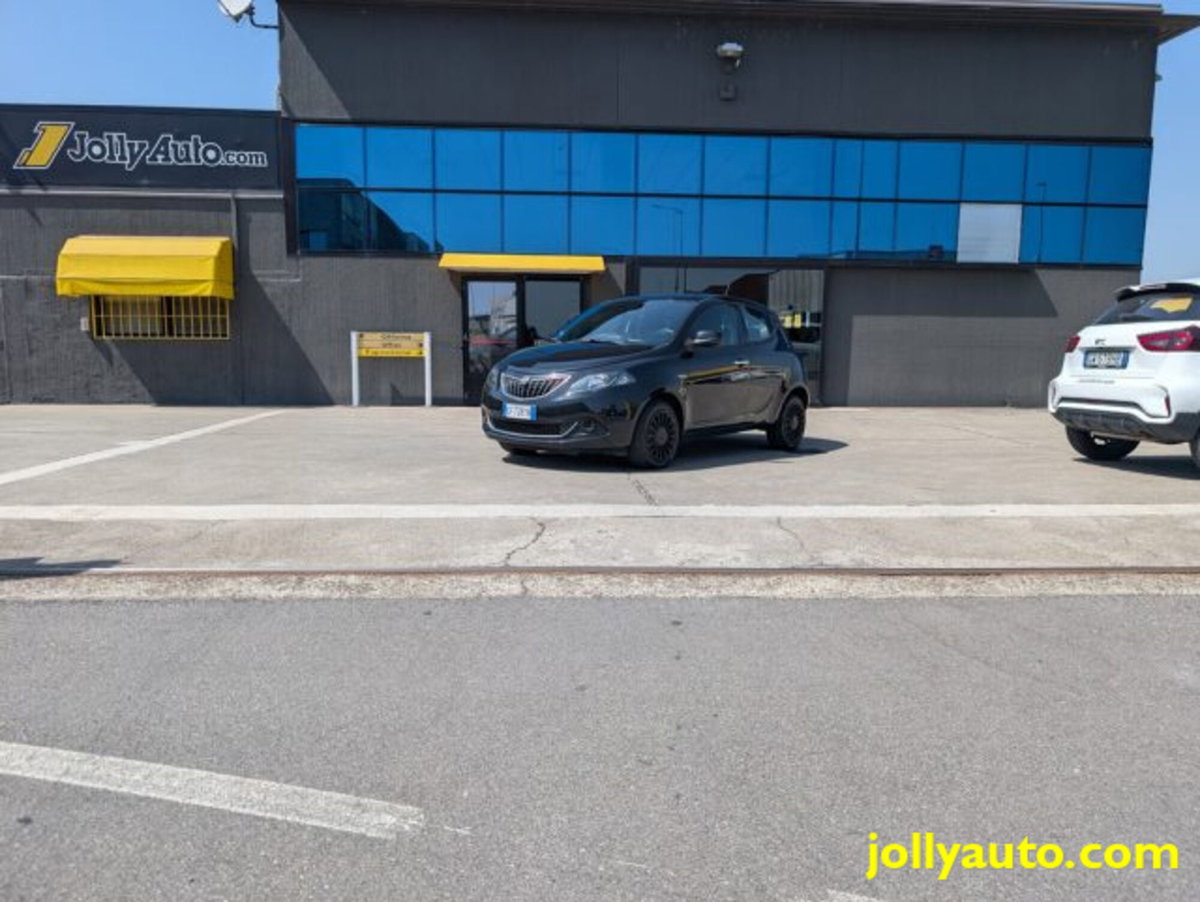 Lancia Ypsilon 1.0 FireFly 5 porte S&S Hybrid Ecochic A. Ferretti (19)
