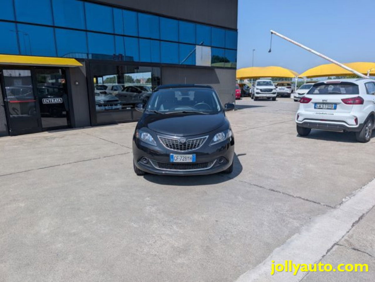 Lancia Ypsilon 1.0 FireFly 5 porte S&S Hybrid Ecochic A. Ferretti (2)