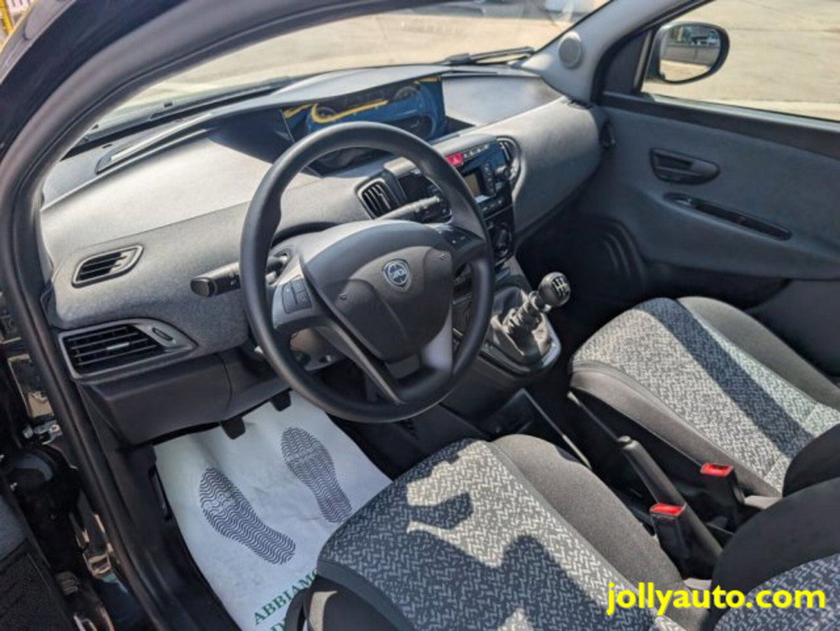 Lancia Ypsilon 1.0 FireFly 5 porte S&S Hybrid Ecochic A. Ferretti (20)