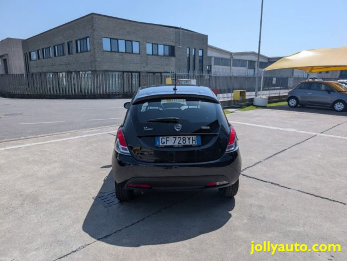Lancia Ypsilon 1.0 FireFly 5 porte S&S Hybrid Ecochic A. Ferretti (6)