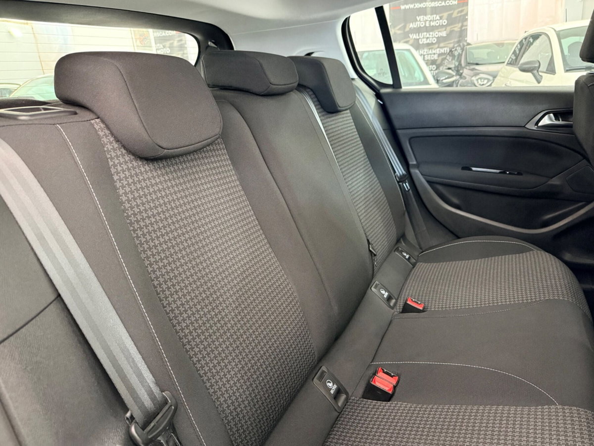 Peugeot 308 BlueHDi 130 S&S Active (17)
