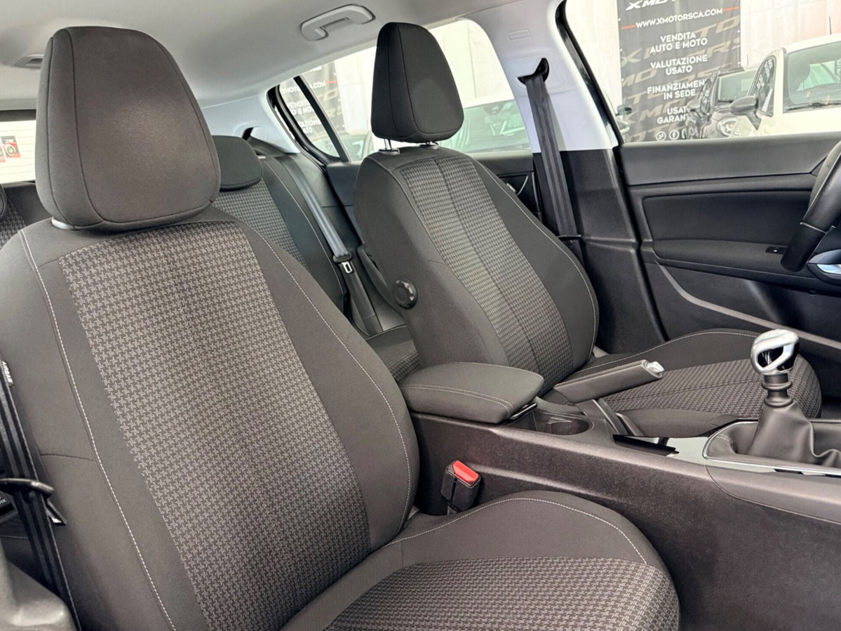 Peugeot 308 BlueHDi 130 S&S Active (19)