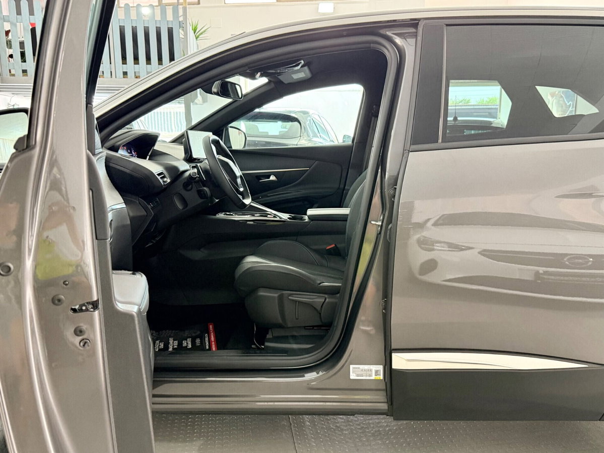 Peugeot 3008 BlueHDi 130 S&S EAT8 Allure Pack (16)