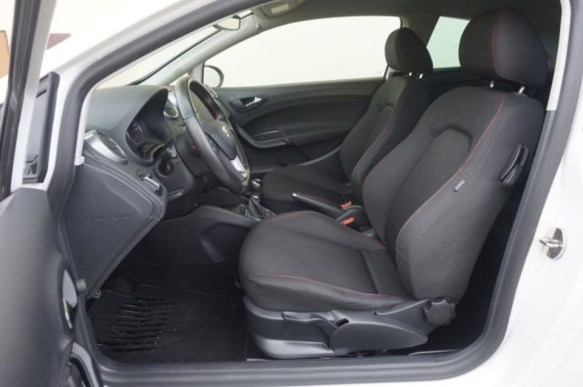 SEAT Ibiza SC 1.4 TDI 105 CV CR S/S 3p. FR (12)