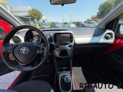 Toyota Aygo 1.0 VVT-i 69 CV 3 porte x-clusiv (10)