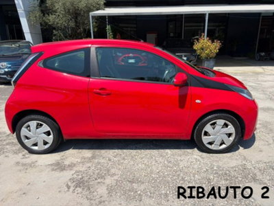 Toyota Aygo 1.0 VVT-i 69 CV 3 porte x-clusiv (11)