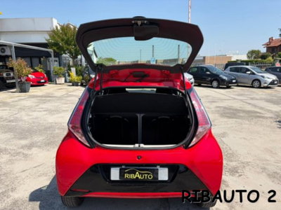 Toyota Aygo 1.0 VVT-i 69 CV 3 porte x-clusiv (13)