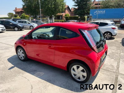 Toyota Aygo 1.0 VVT-i 69 CV 3 porte x-clusiv (14)