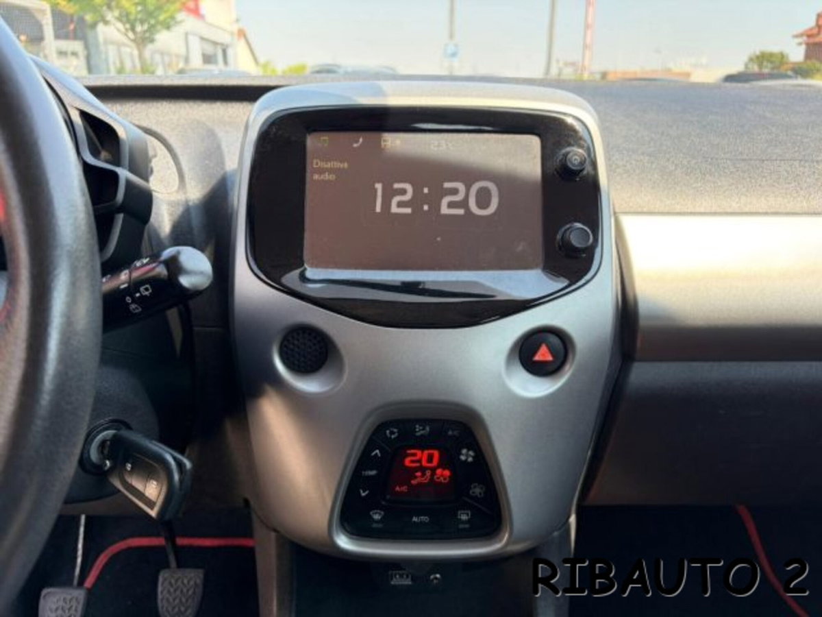 Toyota Aygo 1.0 VVT-i 69 CV 3 porte x-clusiv (16)
