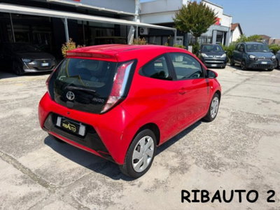 Toyota Aygo 1.0 VVT-i 69 CV 3 porte x-clusiv (2)