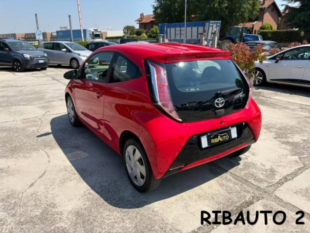 Toyota Aygo 1.0 VVT-i 69 CV 3 porte x-clusiv (20)