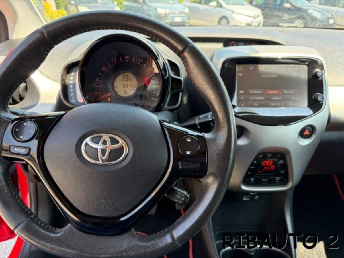 Toyota Aygo 1.0 VVT-i 69 CV 3 porte x-clusiv (3)
