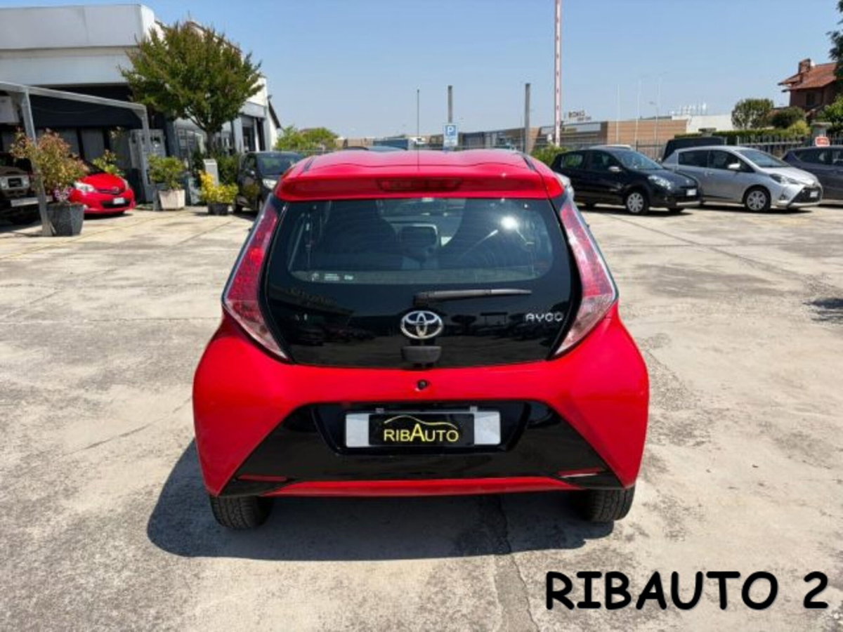 Toyota Aygo 1.0 VVT-i 69 CV 3 porte x-clusiv (4)
