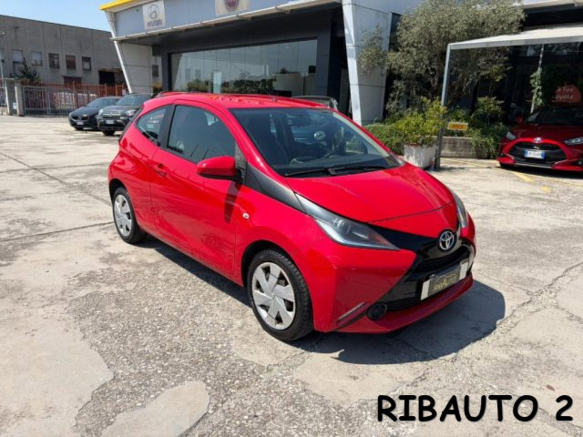 Toyota Aygo 1.0 VVT-i 69 CV 3 porte x-clusiv (7)
