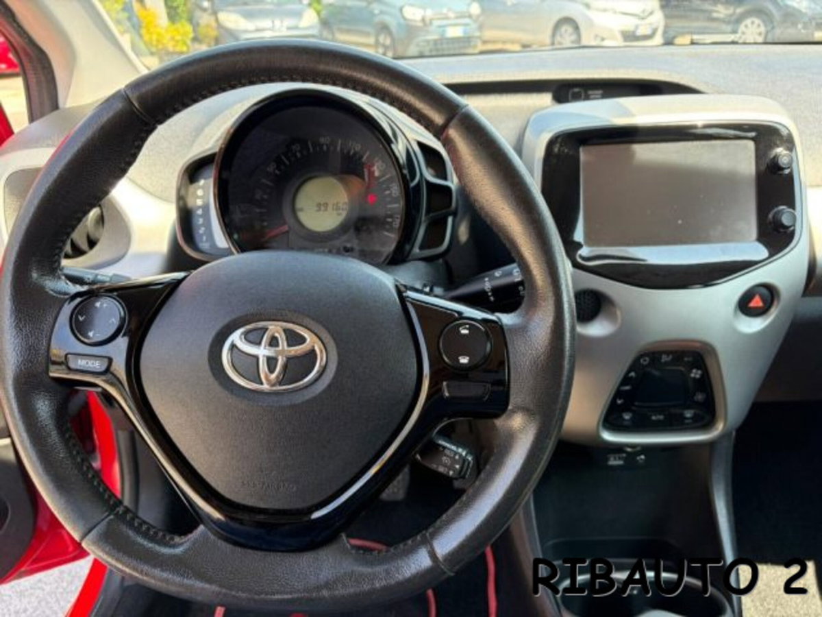Toyota Aygo 1.0 VVT-i 69 CV 3 porte x-clusiv (8)
