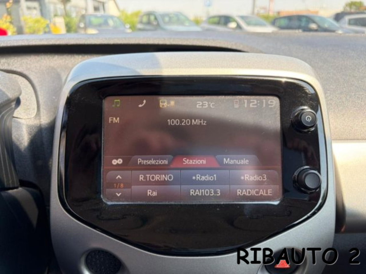 Toyota Aygo 1.0 VVT-i 69 CV 3 porte x-clusiv (9)