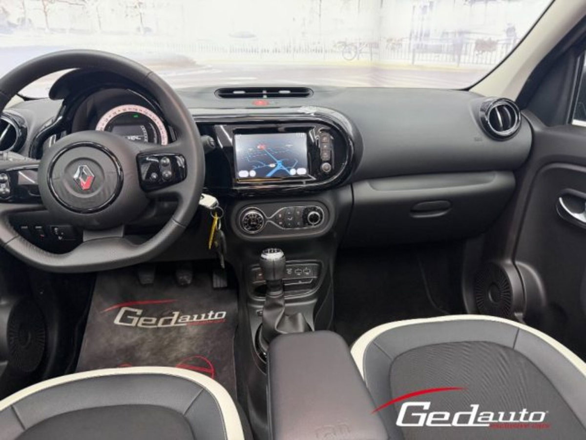 Renault Twingo 1.0 sce Urban Night 65cv (14)