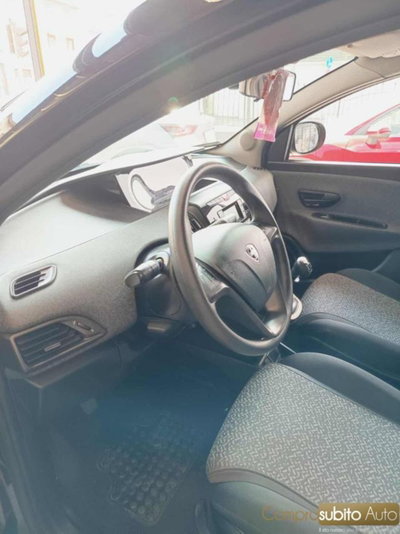 Lancia Ypsilon 1.0 FireFly 5 porte S&S Hybrid Gold Plus (11)