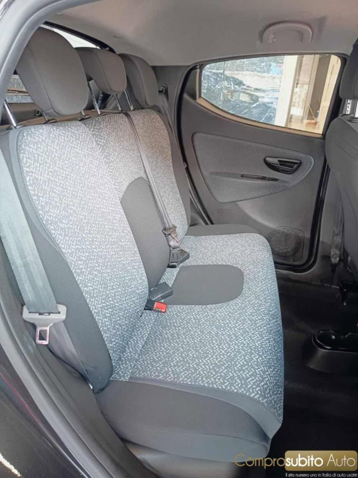 Lancia Ypsilon 1.0 FireFly 5 porte S&S Hybrid Gold Plus (12)