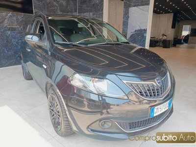 Lancia Ypsilon 1.0 FireFly 5 porte S&S Hybrid Gold Plus (2)