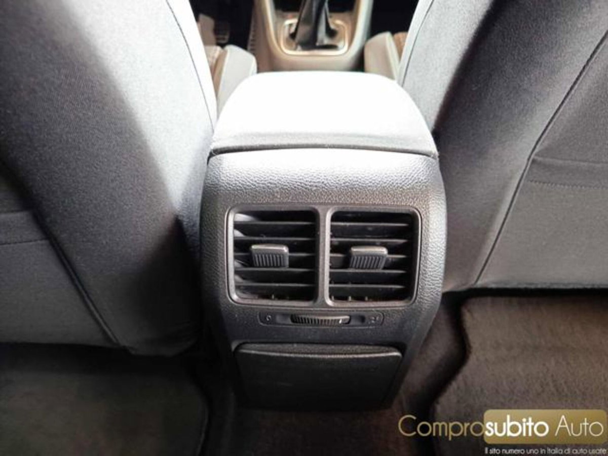 Volkswagen Golf 2.0 TDI 170CV DPF 5p. GTD (16)