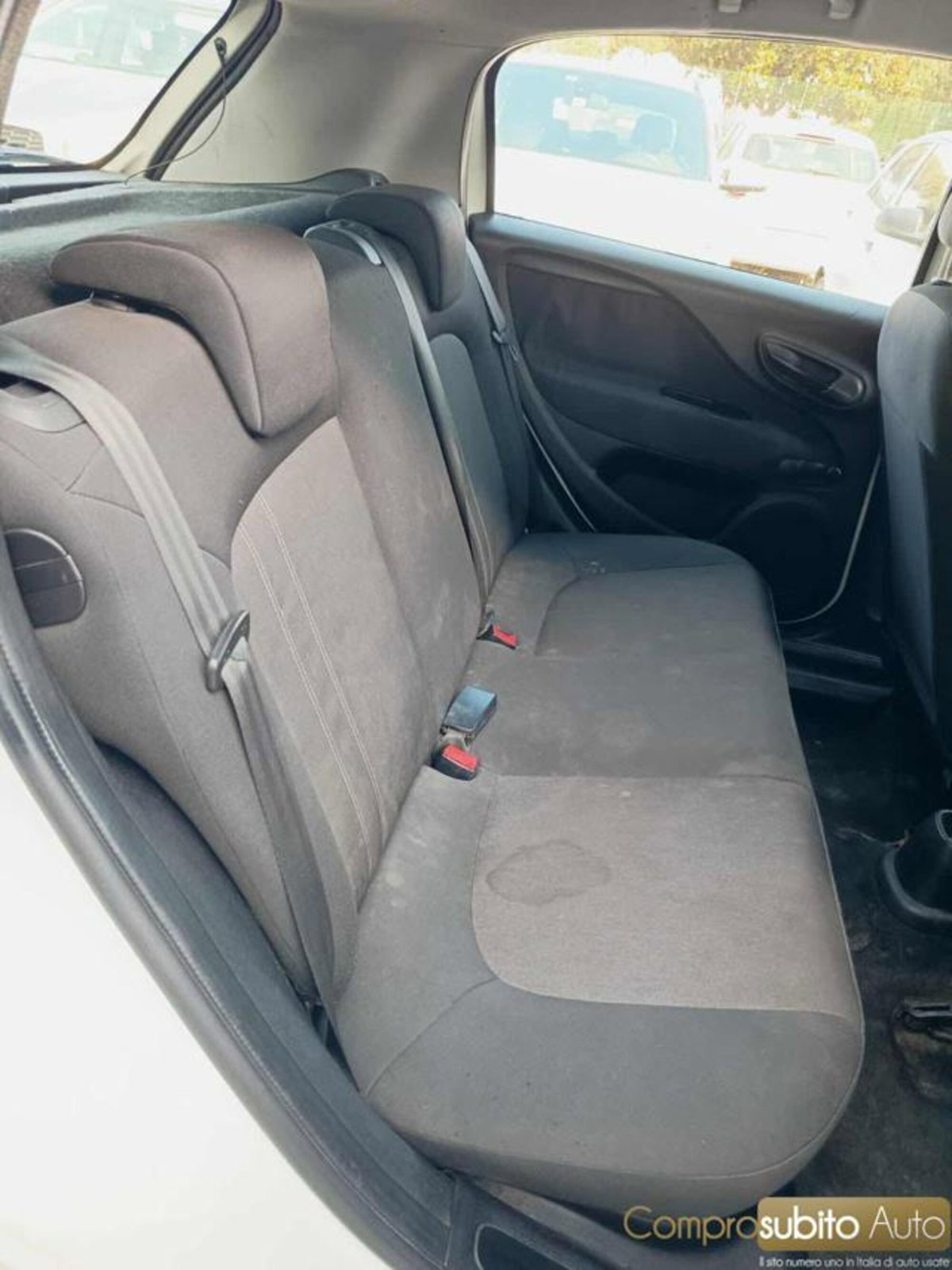 Fiat Punto 1.2 8V 5 porte Lounge (15)