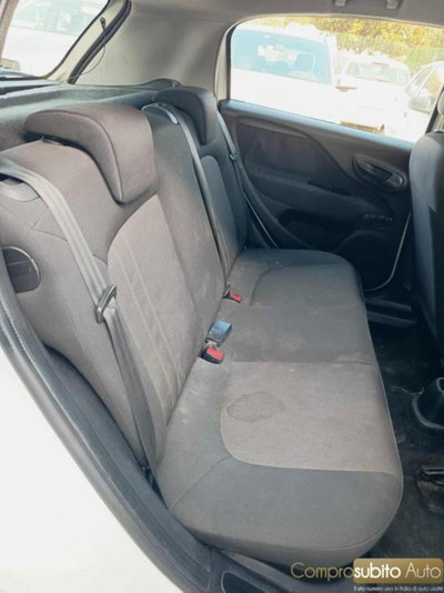 Fiat Punto 1.2 8V 5 porte Lounge (15)
