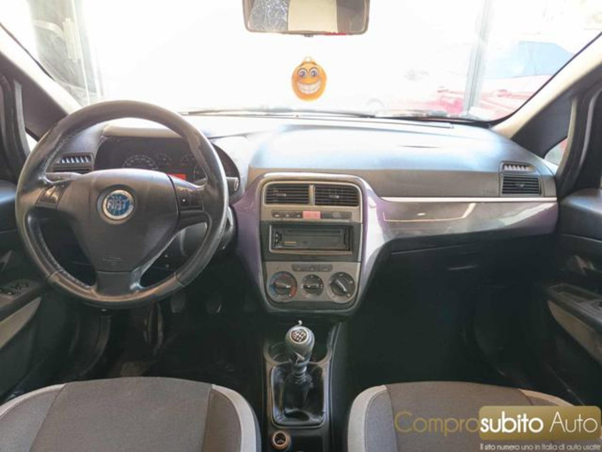 Fiat Grande Punto 1.3 MJT 75 CV 5 porte Dynamic (12)