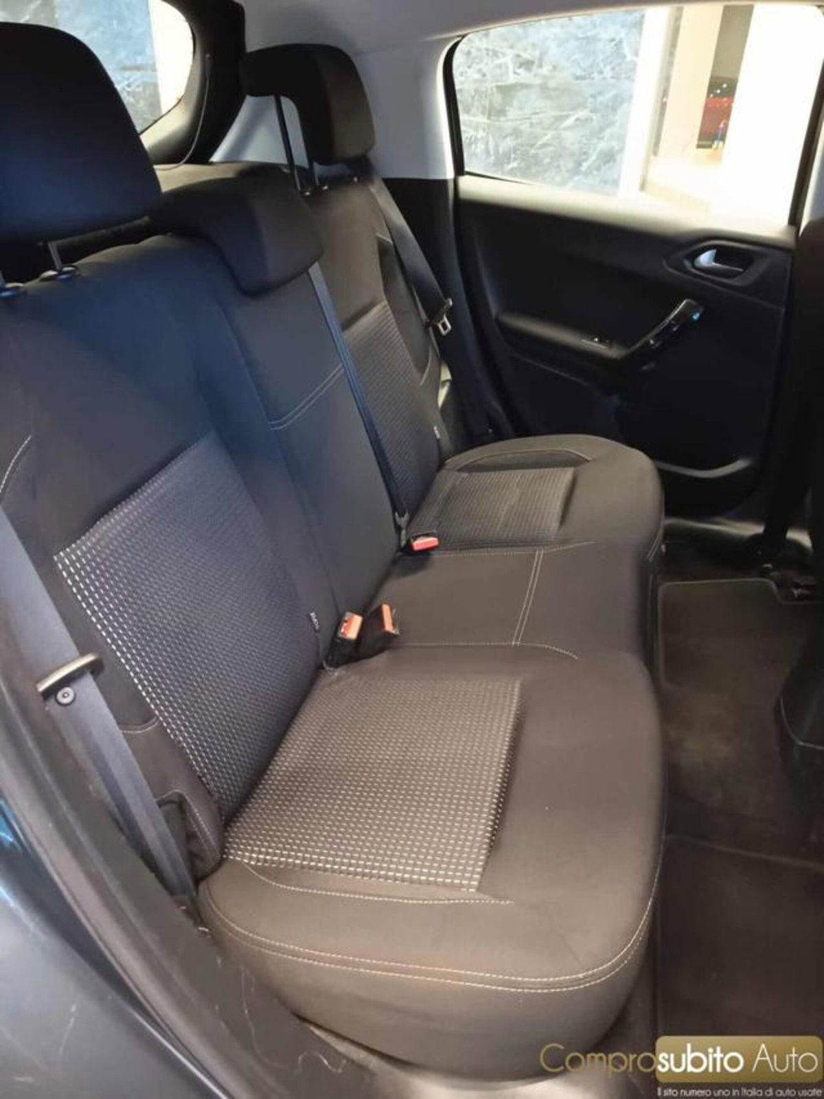 Peugeot 208 HDi 68 CV 5 porte Access (11)