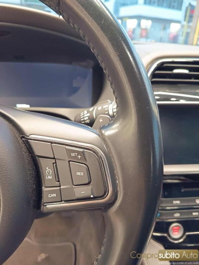 Jaguar F-Pace 2.0 D 180 CV AWD Portfolio (20)